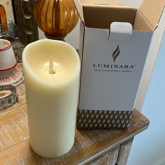 LUMINARA Beige Flameless 5" Pillar Candle in box with Remote - Picture 8 of 8